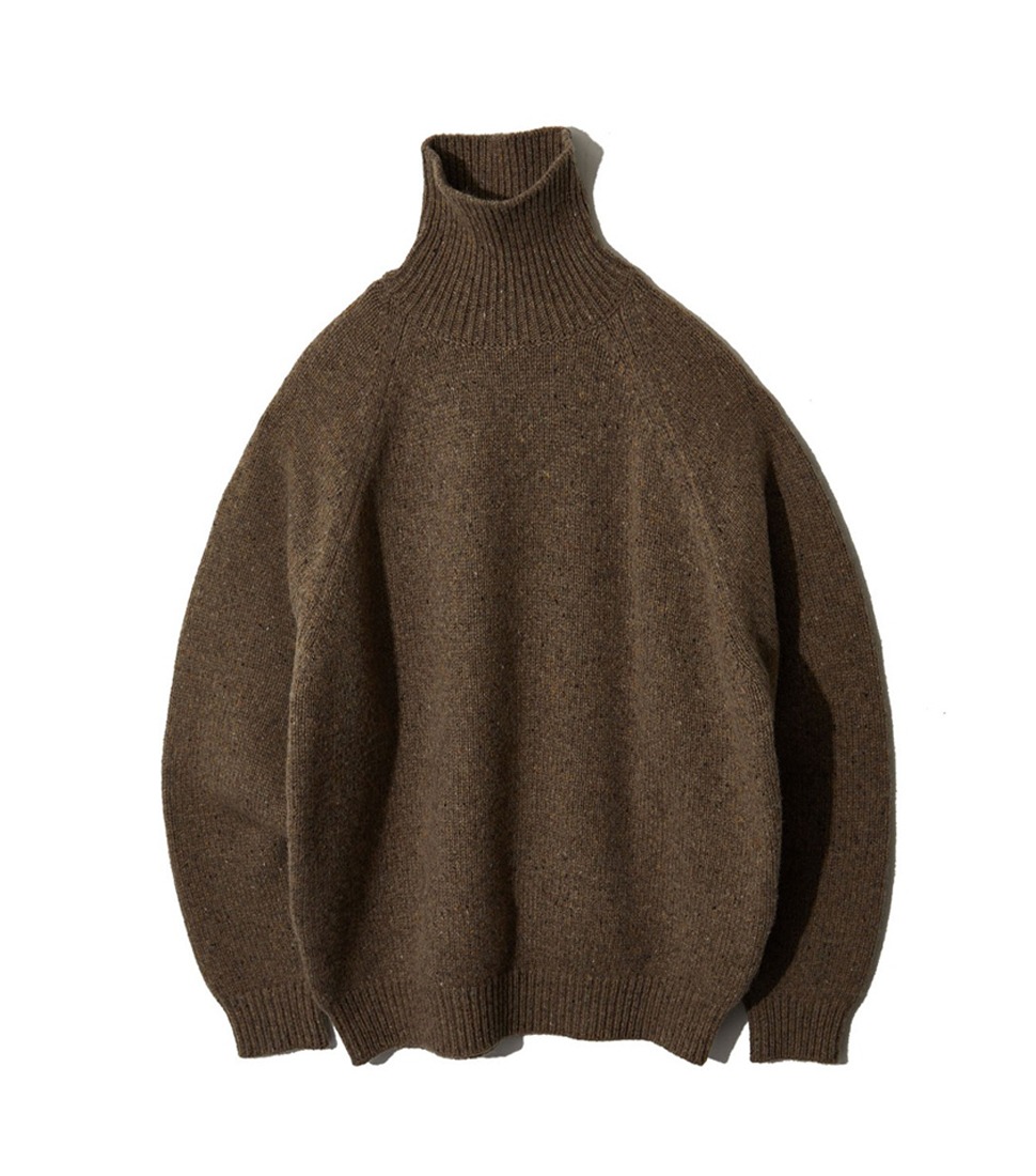 [NEITHERS] OVERSIZED HIGH NECK KNITTED SWEATER &#039;TAUPE&#039;
