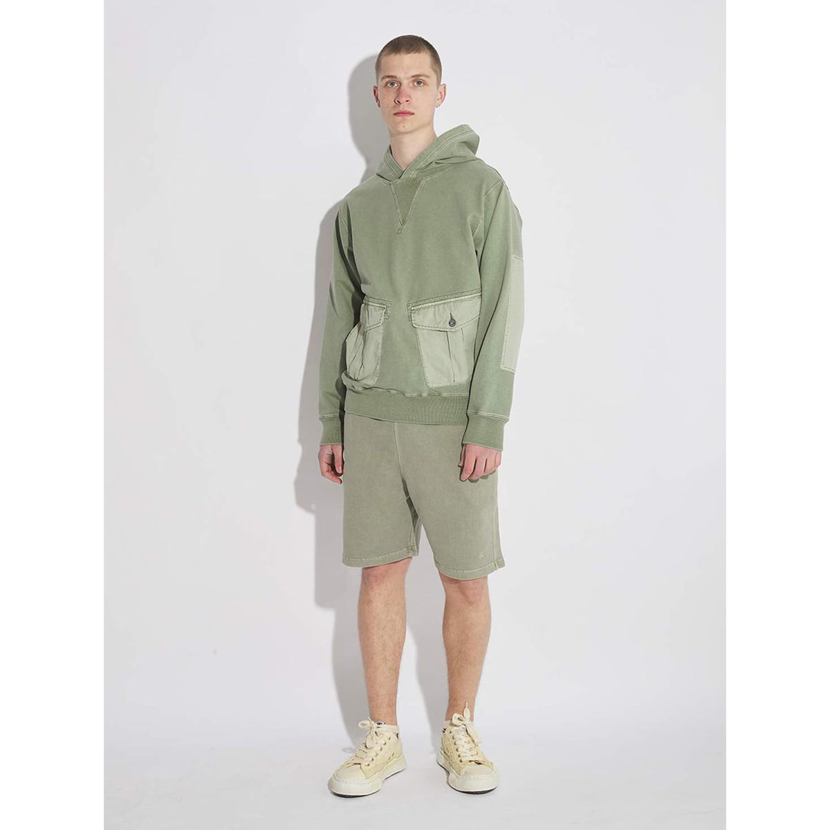 [NIGEL CABOURN] EMBROIDERED ARROW JOGGING SHORT &#039;WASHED ARMY&#039;