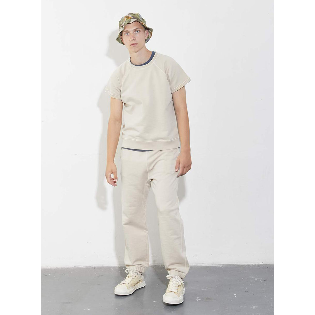 [NIGEL CABOURN] EMBROIDERED ARROW JOGGING PANTS &#039;NATURAL&#039;