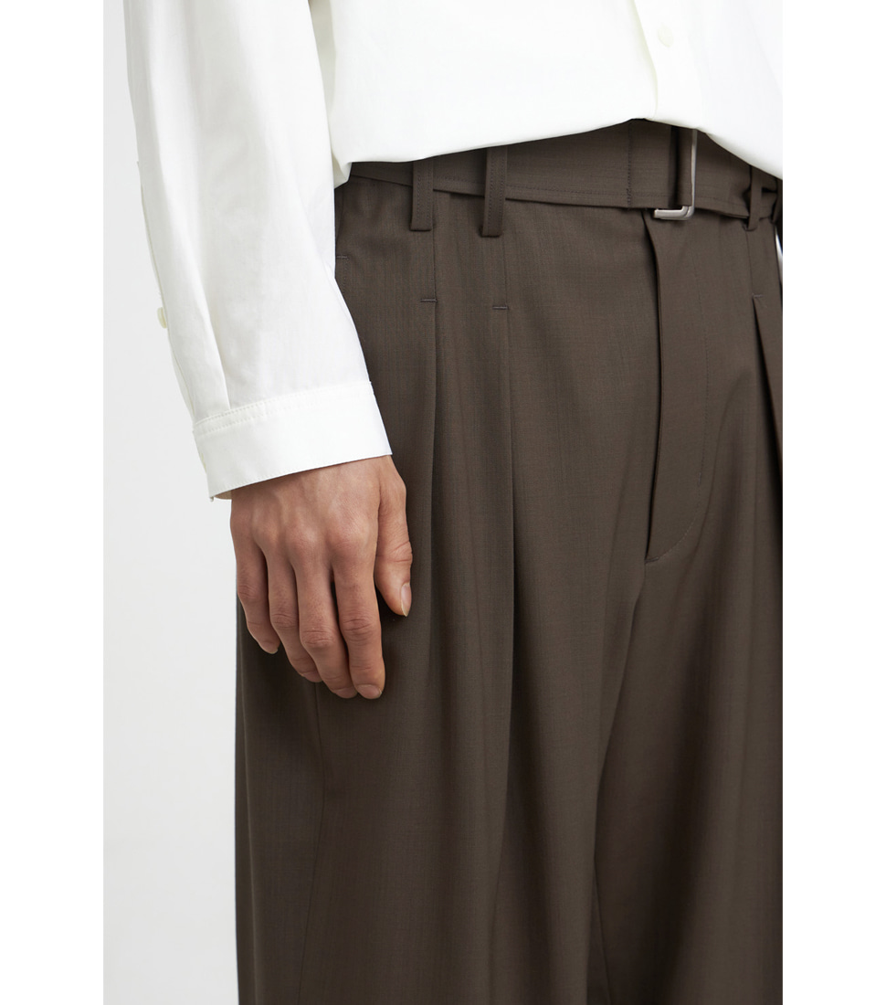 [YOUTH] LOOSED PLEATS PANTS &#039;BROWN&#039;