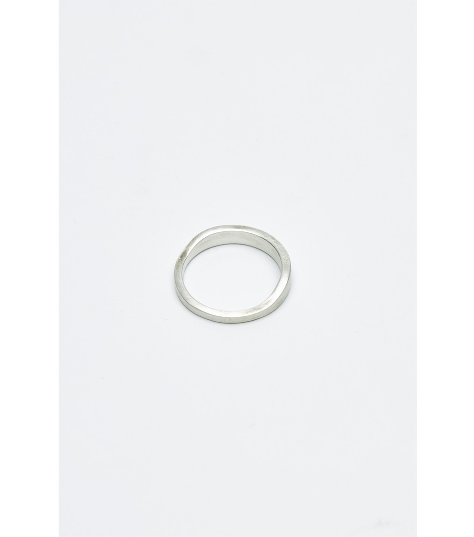 [YOUTH] ROUND CURVED RING &#039;SILVER&#039;