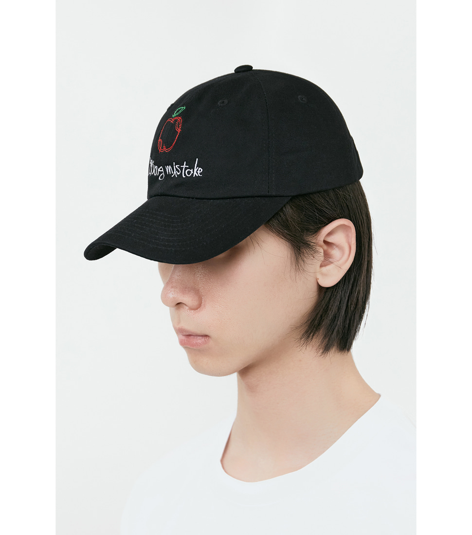 [TYPING MISTAKE] APPLE EMBROIDERY BALL CAP&#039;BLACK&#039;